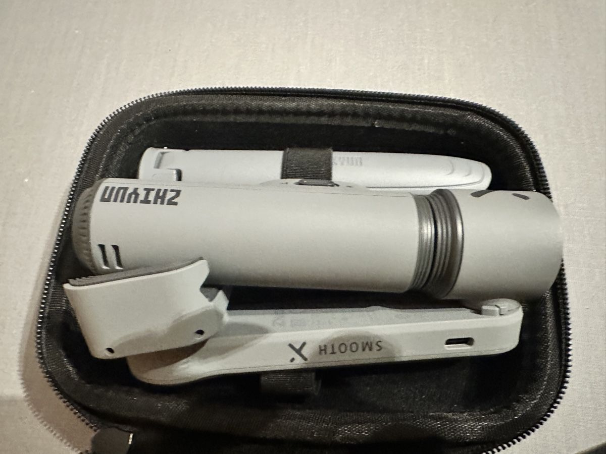 Zhiyun Staffe: Zhiyun Smooth X Gimbal – Usato da Azmoos venduto da d.bean75 2