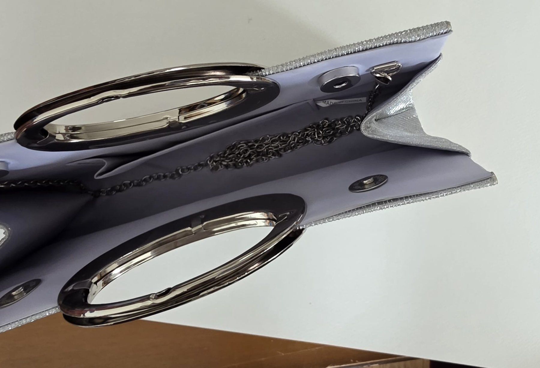 Taschen für Damen: Abendtasche silberfarben – Gebraucht aus Stüsslingen von Nickquenim 2