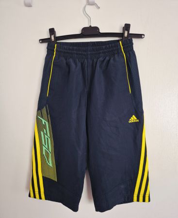 knielange Adidas Shorts, Gr.140