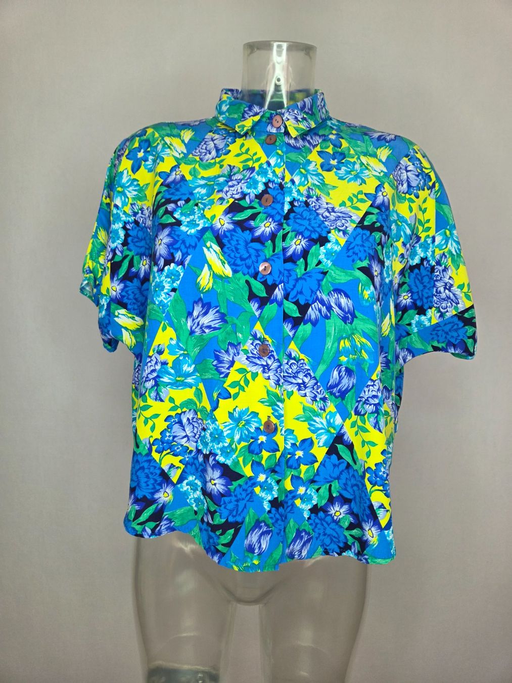 Camicette: Vintage Blumenbluse – 90er – Usato da Bern venduto da -Aniko-