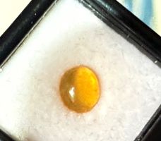 Feueropal, oder  Honig-Opal Edelstein,! 0,75ct