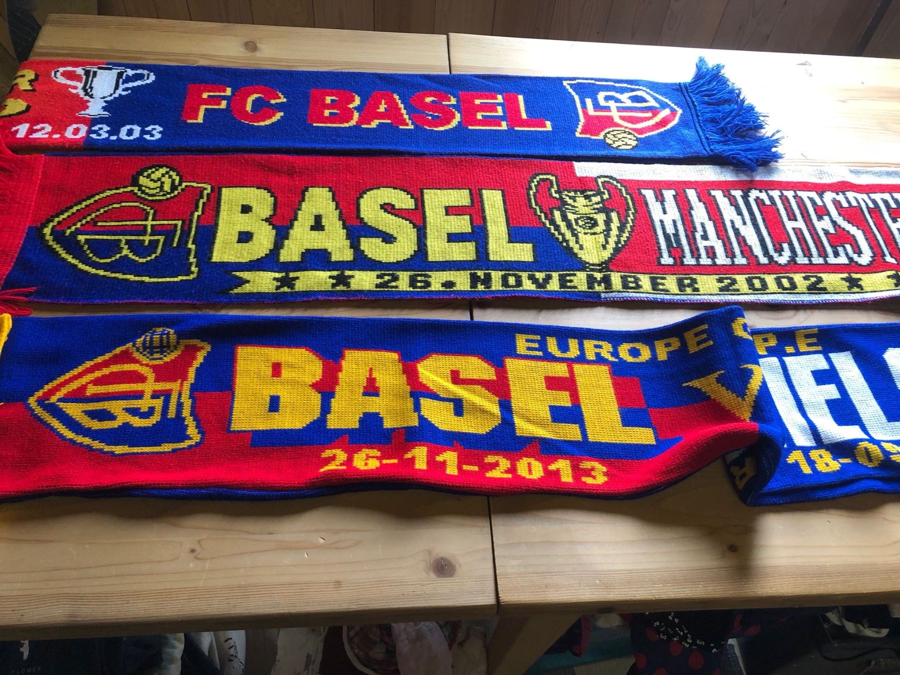 Riviste & Magazine: 3x FC Basel Match-Schal – Usato da Röschenz venduto da Tashroal 3