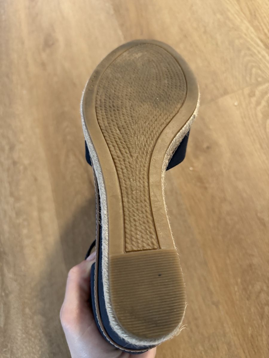 Scarpe da donna: Sandalen Tommy Hilfiger Grösse 38 – Nuovo (secondo la descrizione) da Zug venduto da dani1529 4