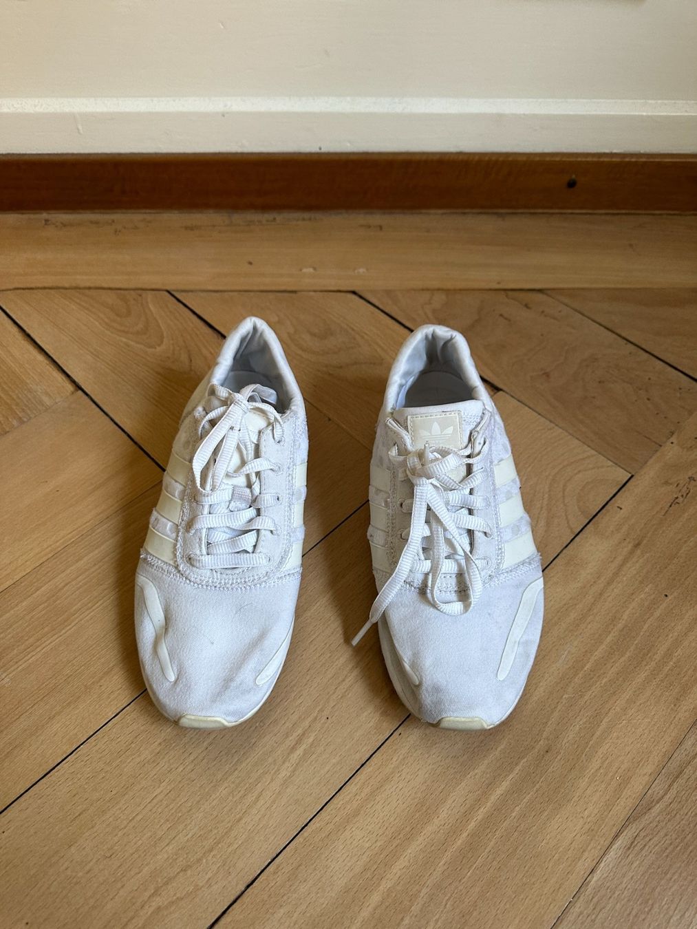 Adidas Chaussures femmes: ADIDAS - Sneaker weiss 36 – D'occasion à Zürich par Diazaio 1