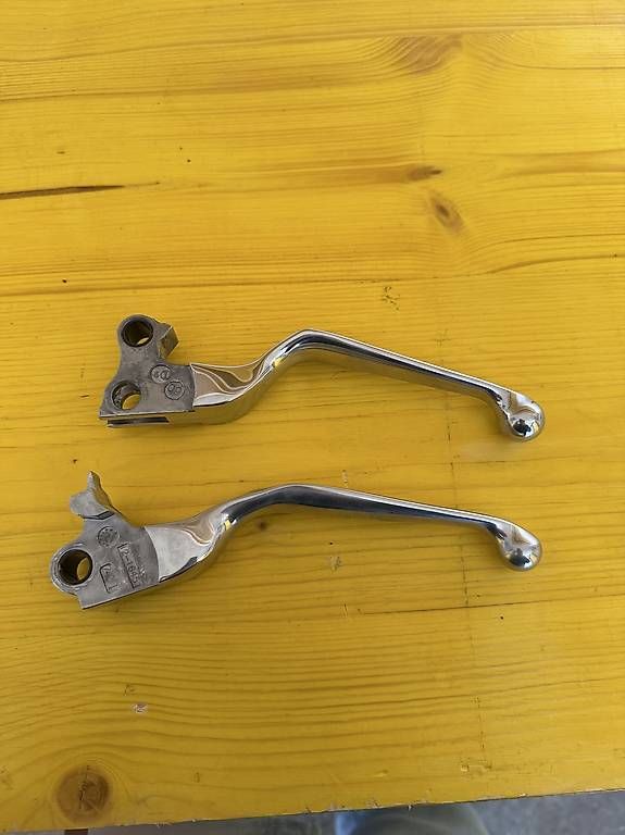 Harley-Davidson Tutti i ricambio per moto: Brems- und Kupplungshebel Harley Davidson – Usato da Wohlen AG venduto da Capo13 2