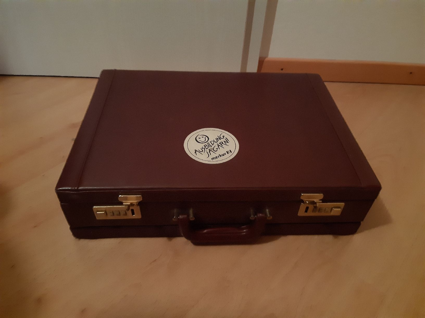 Valigie: Alter Kofer – Usato da spiez venduto da fea.thala 2