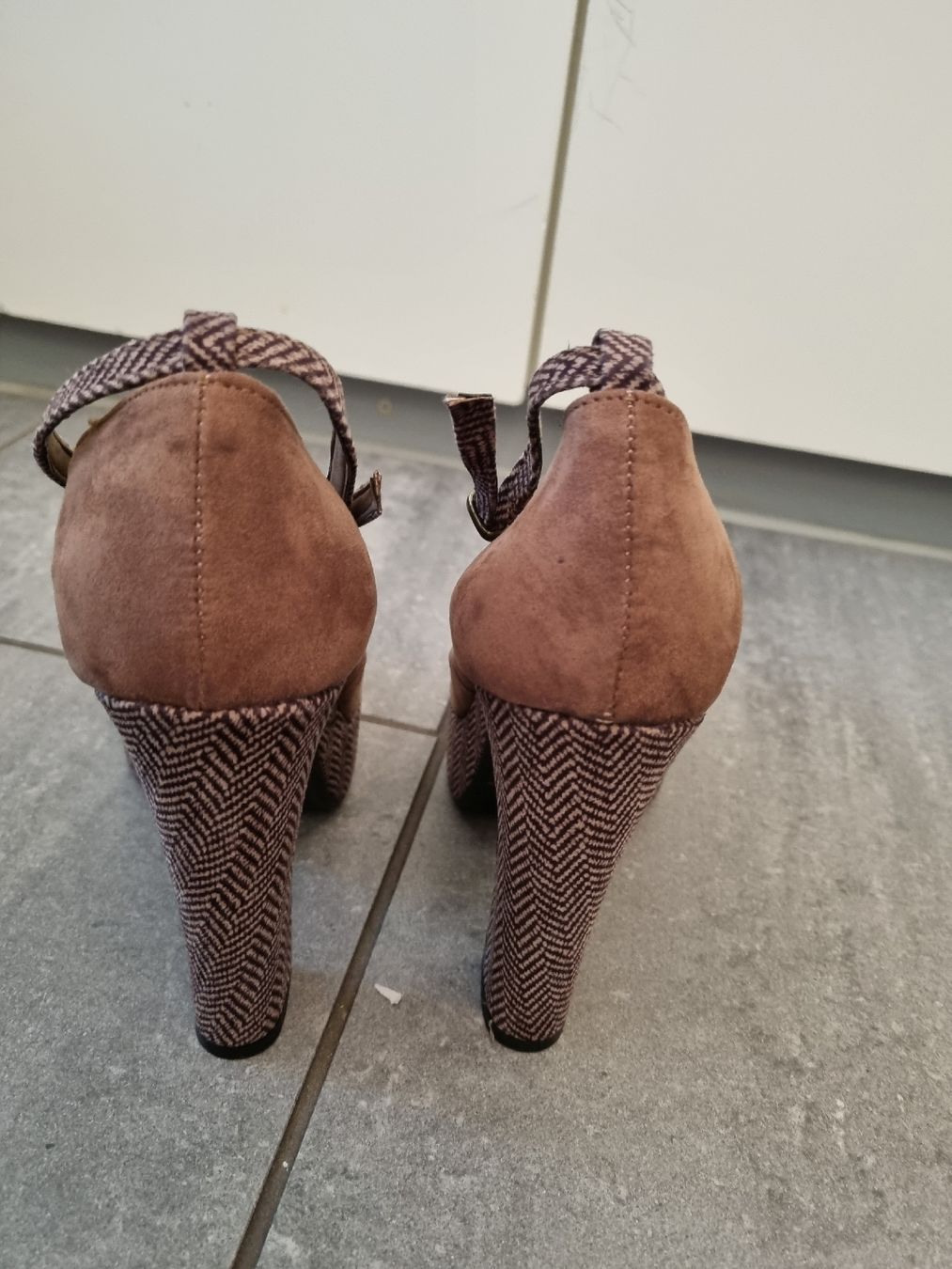 Scarpe da donna: Leder Pumps Gr.38 – Usato da thalwil venduto da Raishin720 1