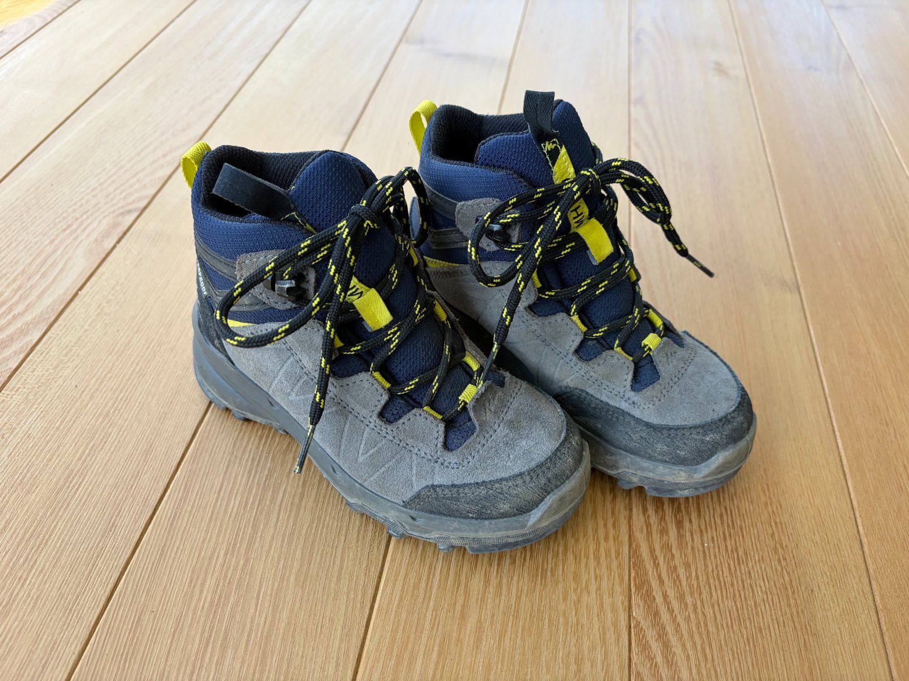 Decathlon Schuhe für Jungen: Wanderschuhe - Grösse 28 – Gebraucht aus Grüt (Gossau ZH) von javelin00