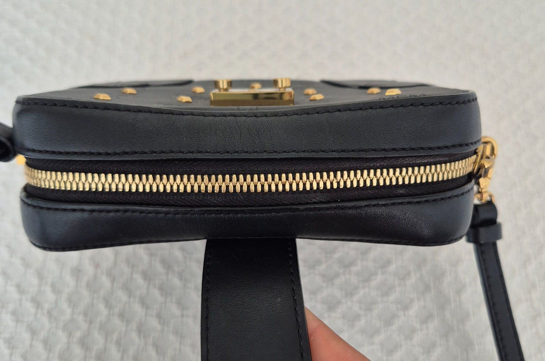 Mcm Borse da donna: MCM Crossbody Bag mit Nieten – Usato da Dottikon venduto da Pega7 8