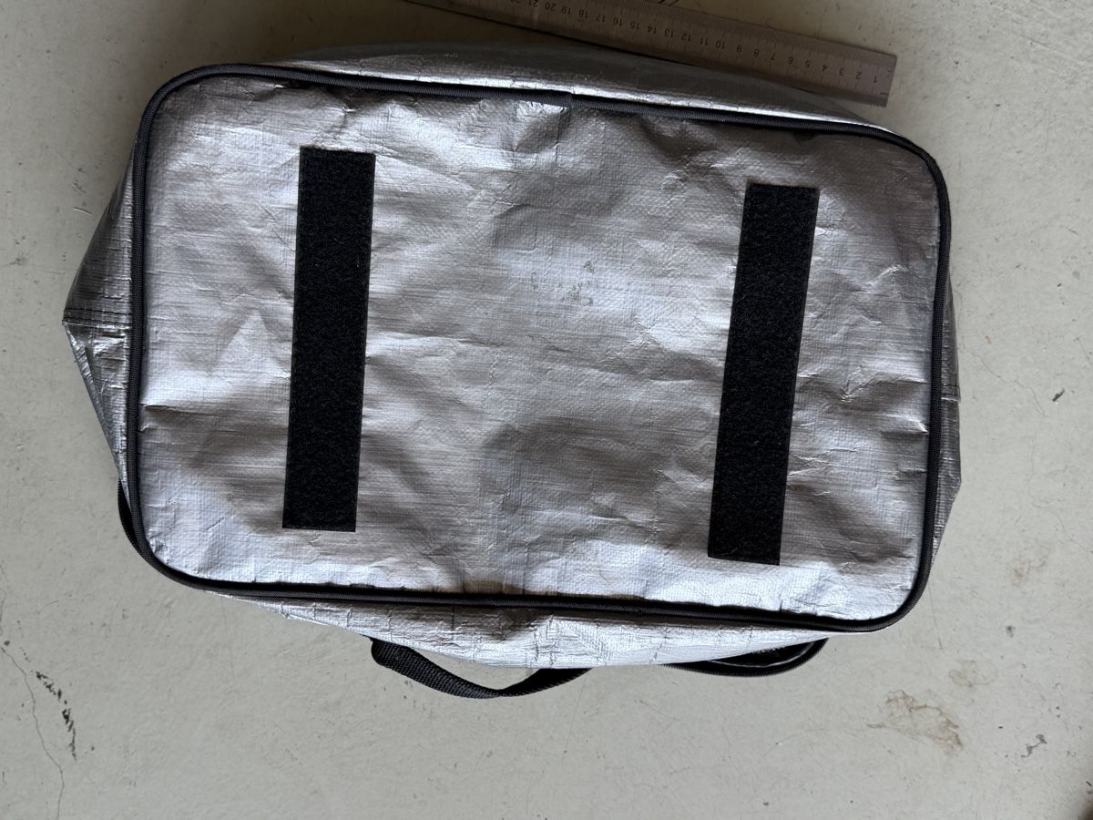 Taschen: Schuhtasche silber Grösse ca. 40cm  – Gebraucht aus Hergiswil NW von Klimsen 1