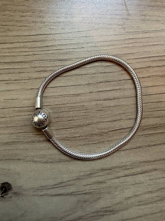 Bracelets: Pandora Armband – D'occasion à Hellikon par ind_m7n8