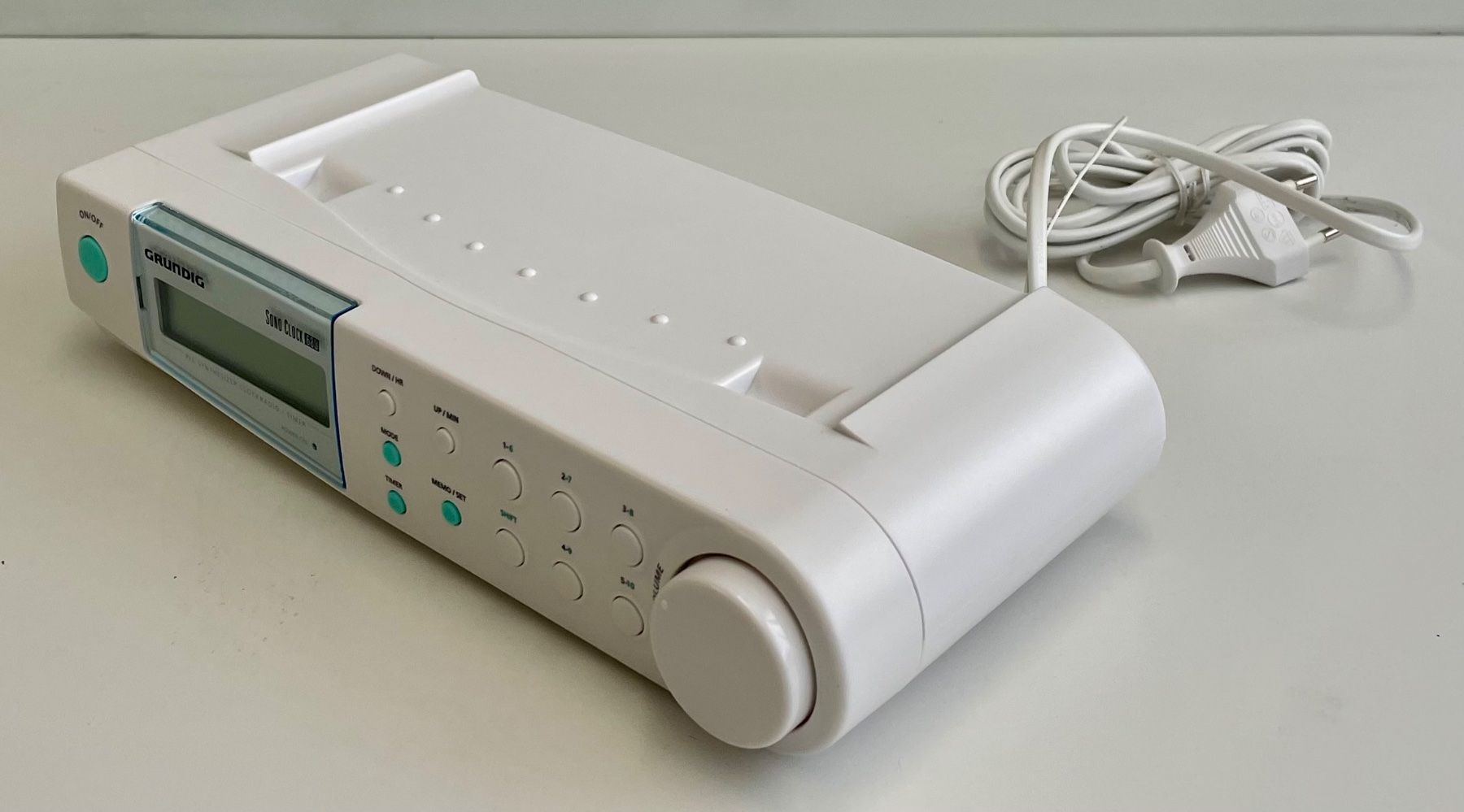 Grundig Radio: Küchenradio - Grundig Sonoclock 680 - Ungebraucht – Nuovo e nell'imballaggio originale da Winterthur venduto da Samas1 1