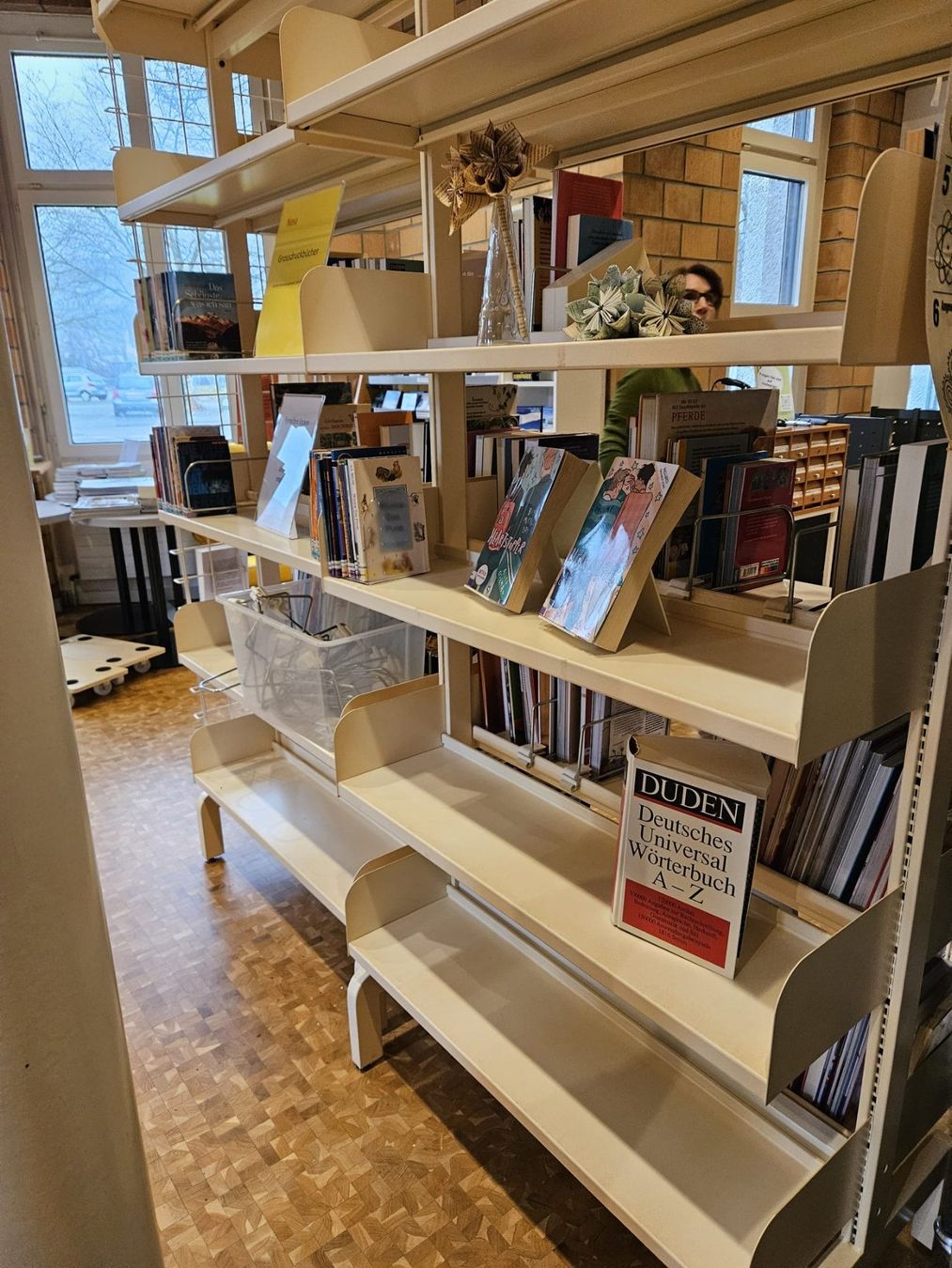 Scaffali: Bibliotheksregal Metall weiss modular – Usato da Turgi venduto da Brownie1972 2