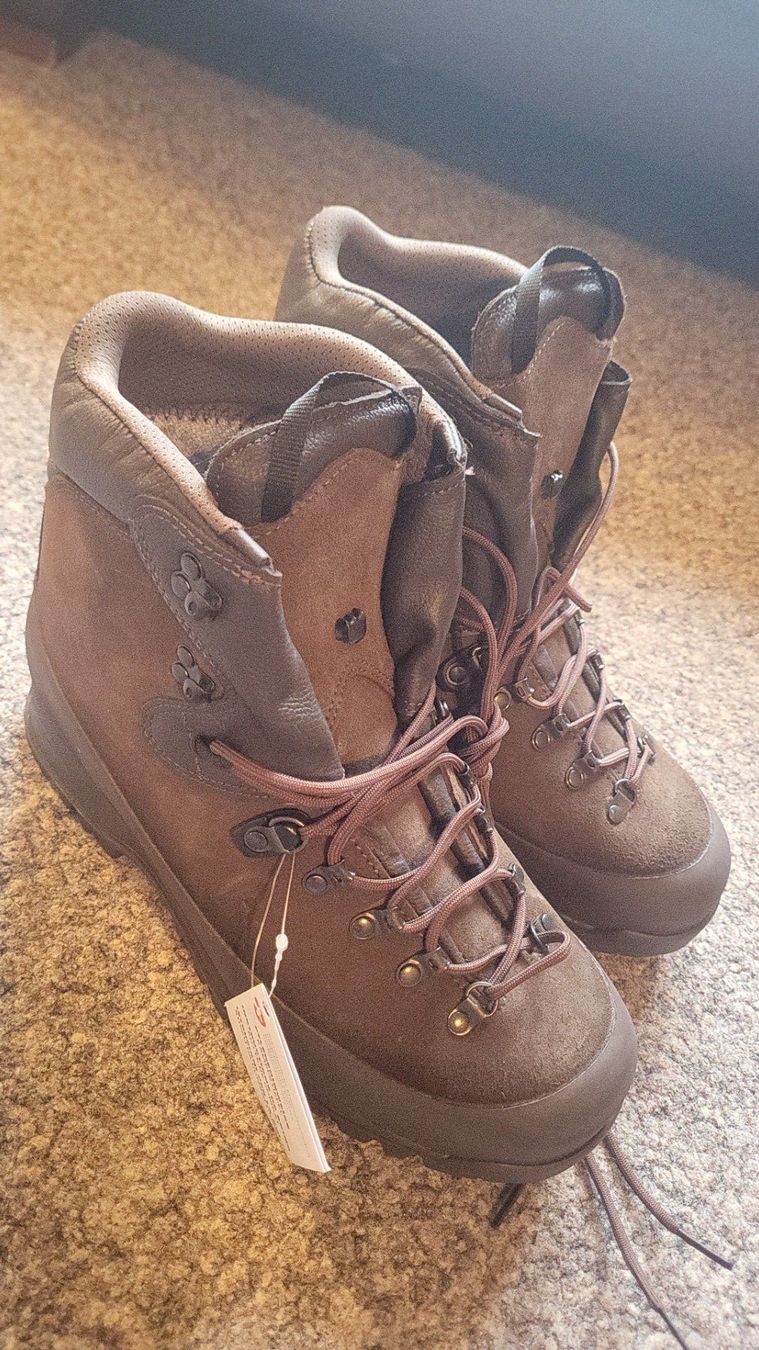Scarpe da uomo: Kampfstiefel 19 schwer – Nuovo (secondo la descrizione) da Recherswil venduto da thewuselig26
