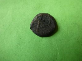 uralte Bronzemünze 13 mm     1.20 g