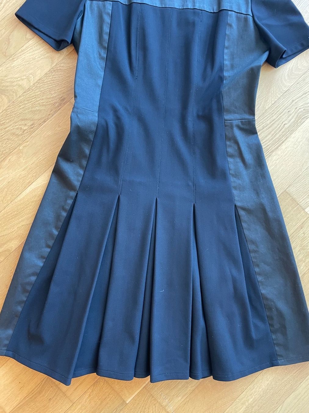 Pinko Vestiti: PINKO Kleid (M) – Nuovo (secondo la descrizione) da Zug venduto da dmjtita 1