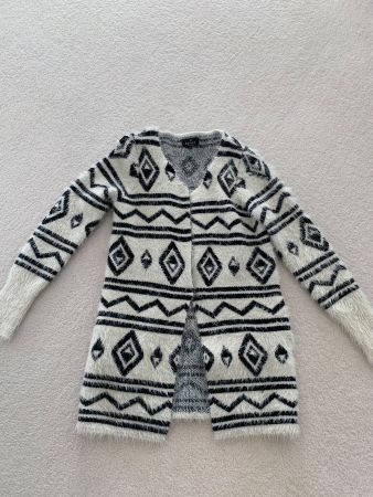 Strickjacke von REVIEW