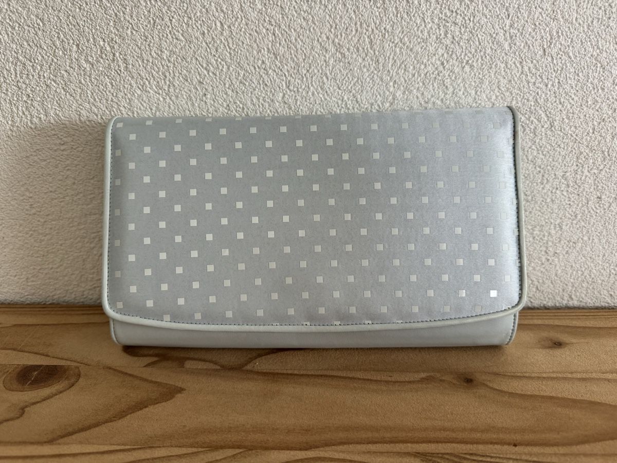 Taschen für Damen: Charles Jourdan Paris Clutch, hellblau, Sommer-Accessoire – Gebraucht aus Lanzenhäusern von Galaa
