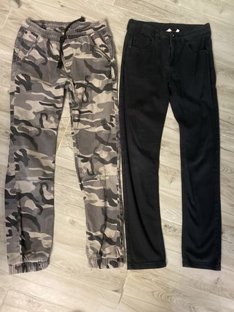 2 dünnere Hosen Gr.146