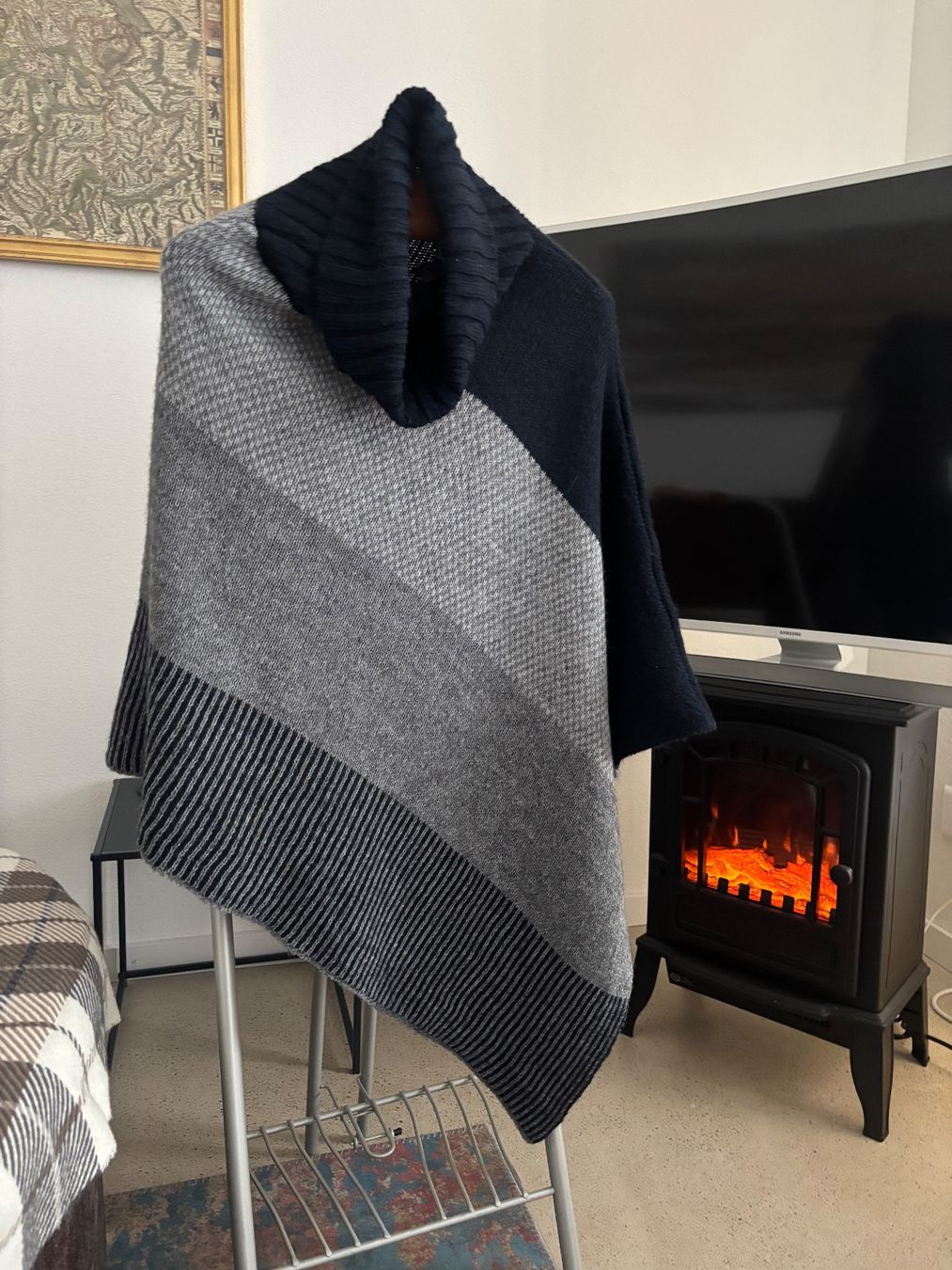 Sonstige Damenmode: Poncho – Gebraucht aus Rheinfelden von Jeva-Anna 6