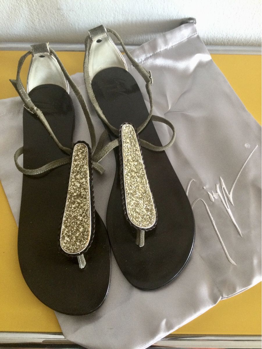 Zanotti Scarpe da donna: Giuseppe Zanotti flache Sandalen mit Glitter 40/41 – Usato da Stäfa venduto da loveforeverlove