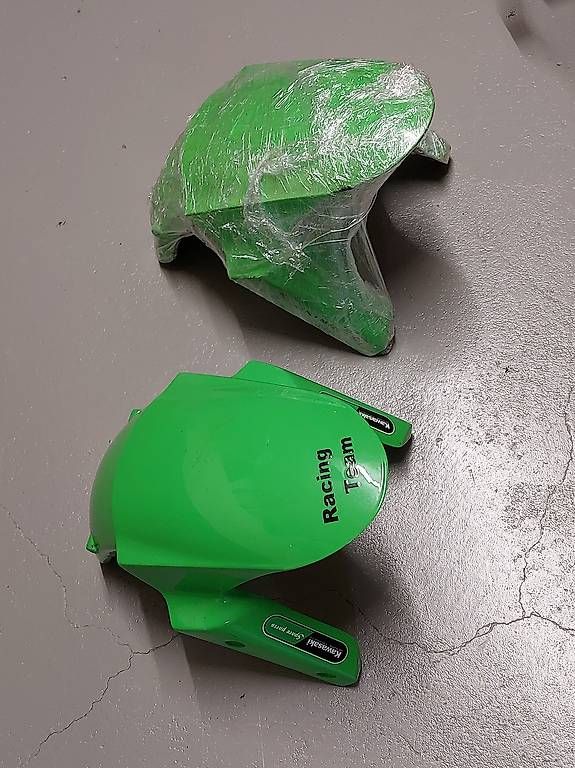 Tutti i ricambio per moto: Kawasaki ZX10R Frontfender – Usato da Höchstetten venduto da gurtch5 1