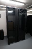 2 Netzwerkschränke/Serverrack IBM 9306, 42 HE, 71.5 cm Tiefe