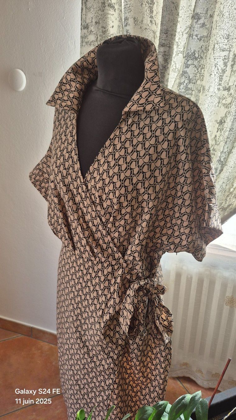 Kleider: Belle robe d'été élégante.  L – Neu (gemäss Beschreibung) aus Reconvilier von something4you 2