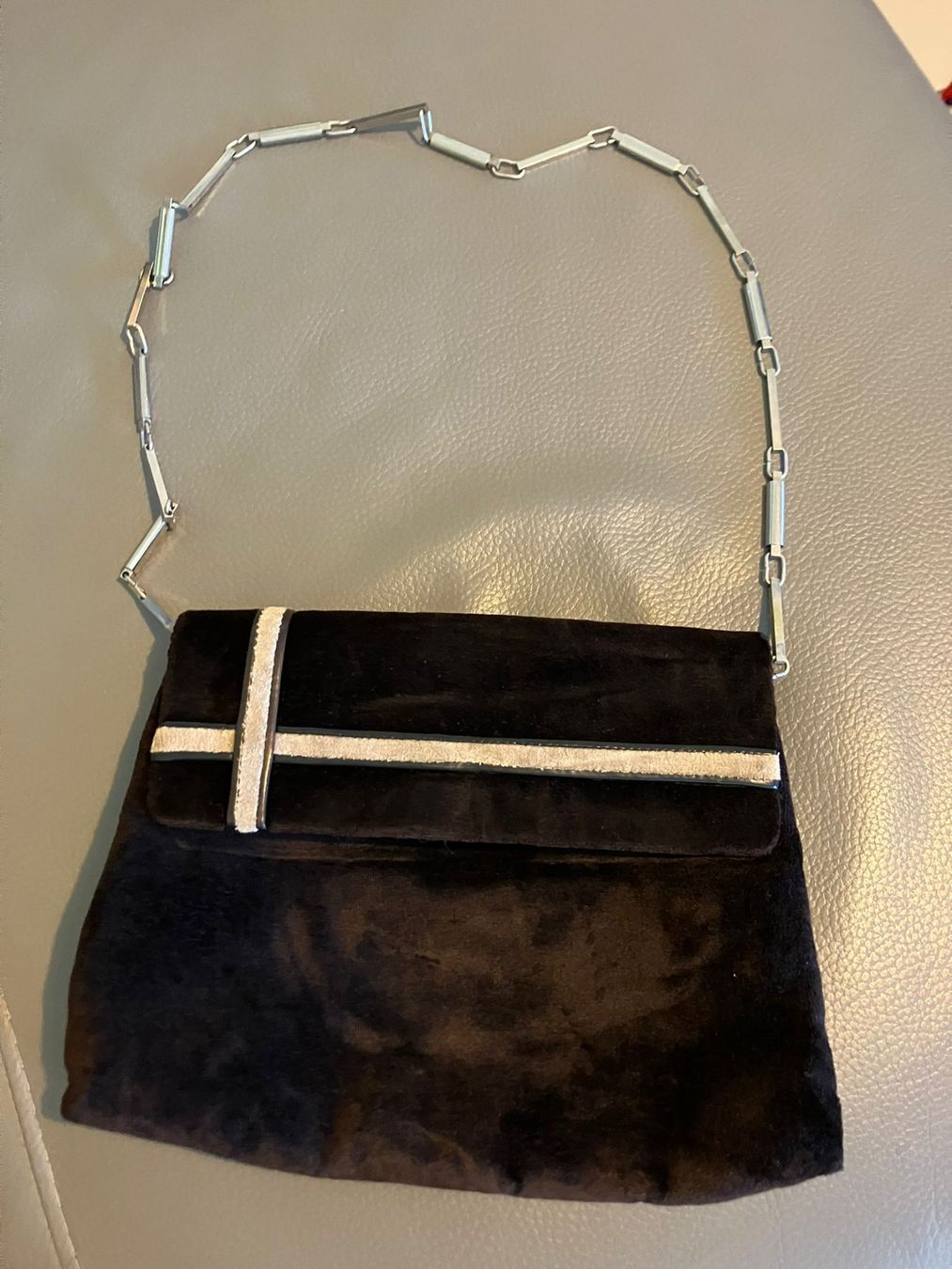 Borse da donna: Pochette marrone con catenella – Usato da Melano venduto da H-Sara