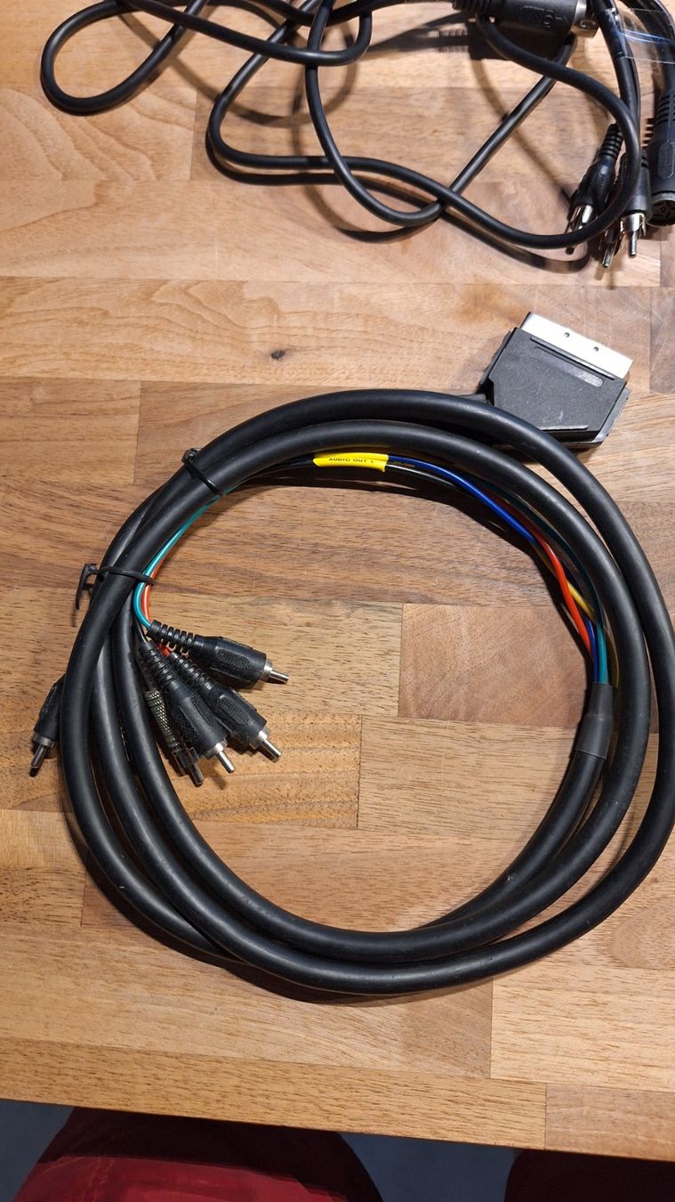 Cavi: diverse Audio - Video Kabel – Usato da Steinhausen venduto da V4ABC 3