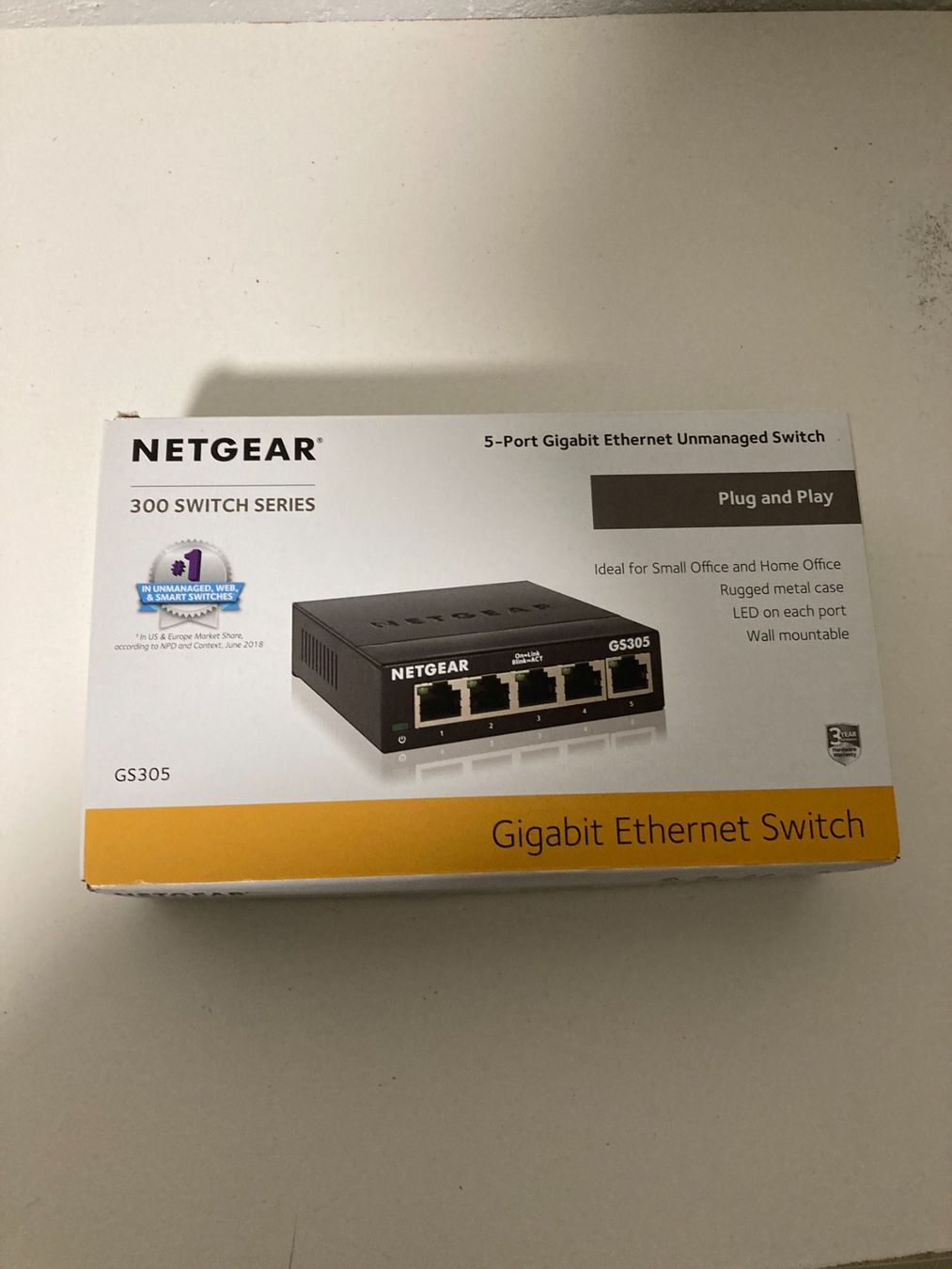 Netgear Hub & Switch: NETGEAR GS305-300PES Switch – Usato da Hinterkappelen venduto da deev