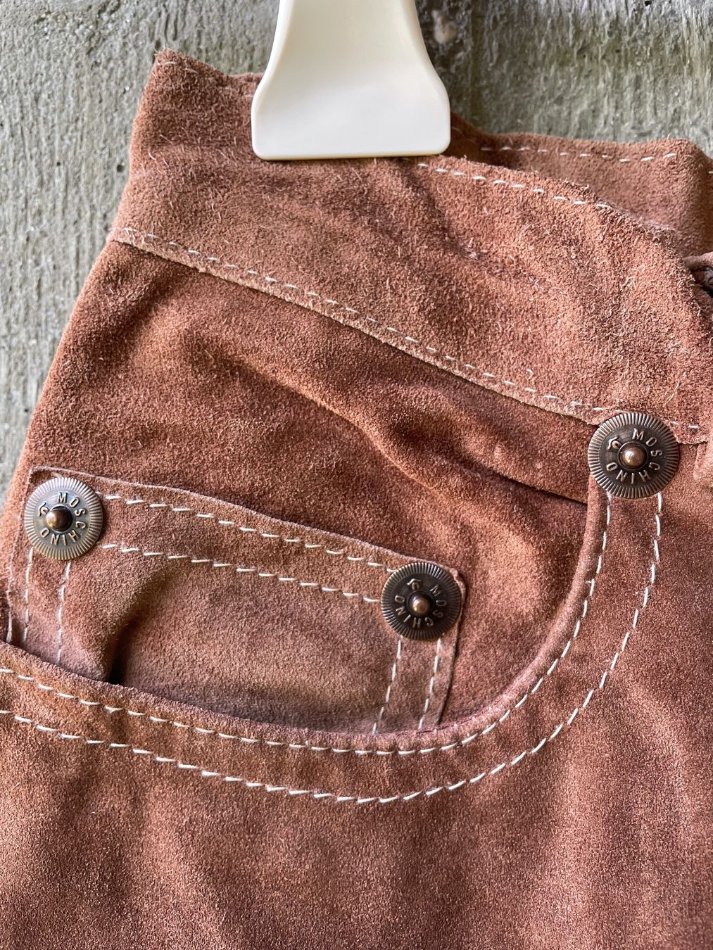 Moschino Hosen: Pantalon cour en cuir Moschino – Gebraucht aus Martigny von Lea_lucci 3