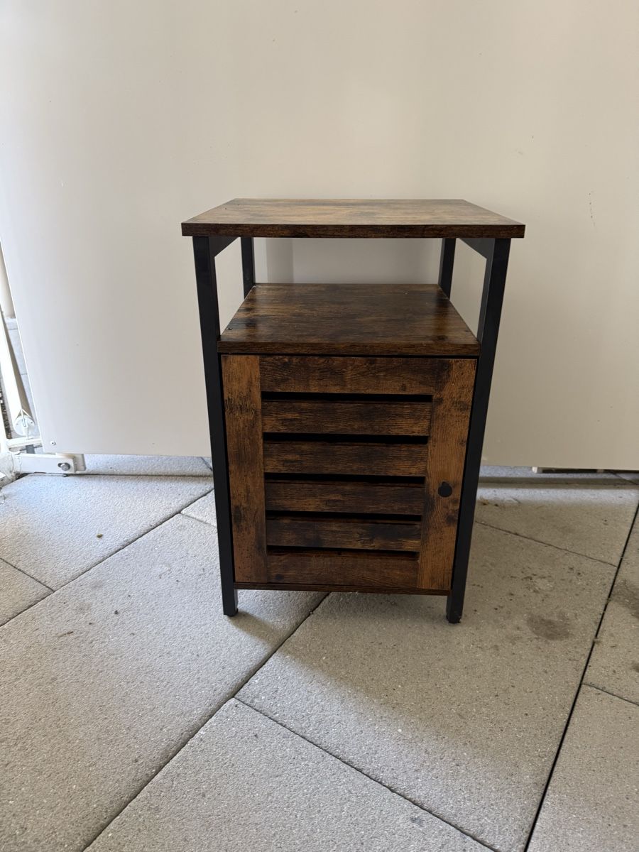 Comodini: Wood and metal side table – Usato da Ennetbaden venduto da pro_l2v7 2