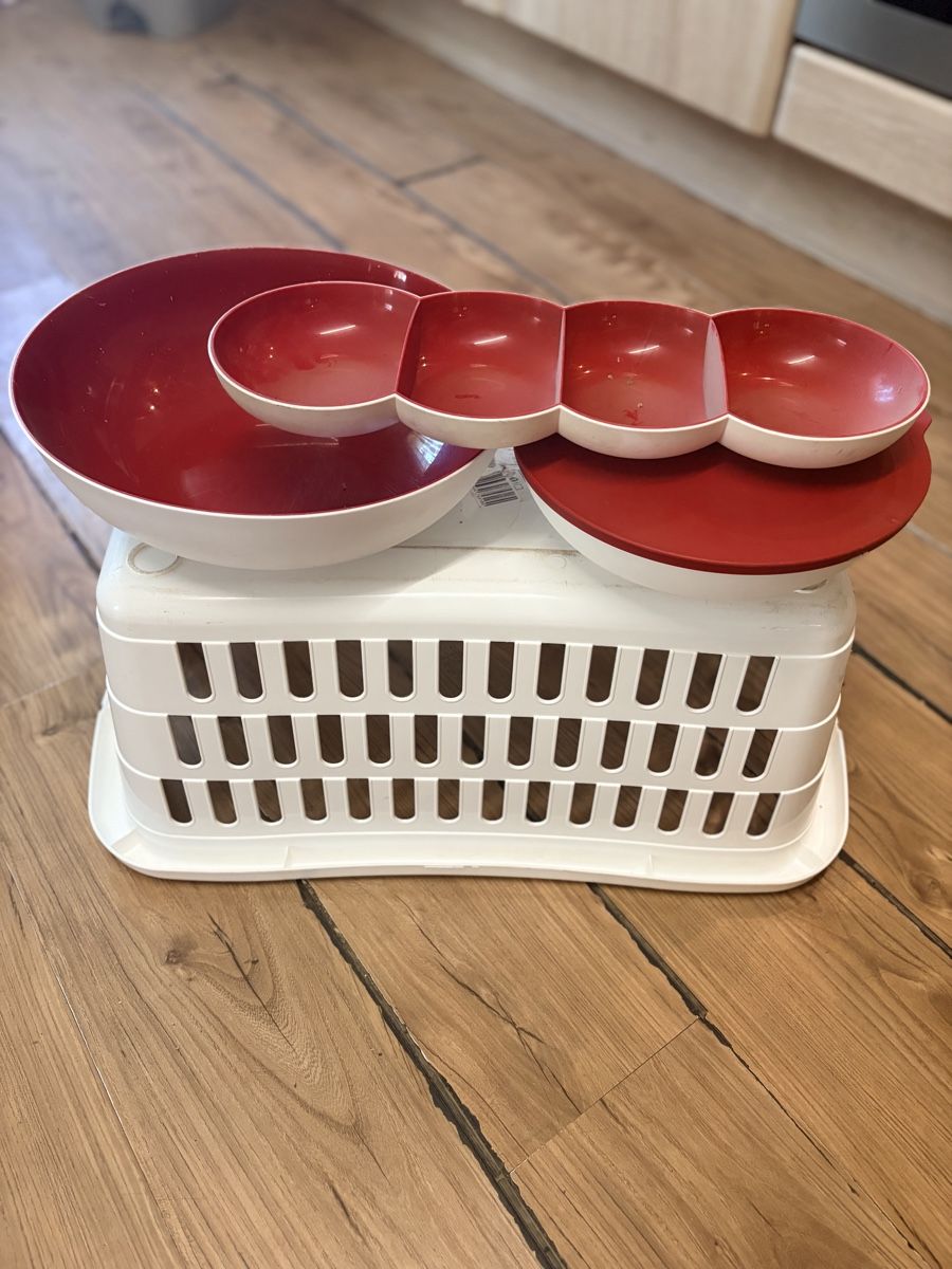 Tupperware Contenitori & Simili: Tupperware Schüssel-Set mit Deckel & Snackschale – 3-teilig – Usato da Mauren venduto da peanut