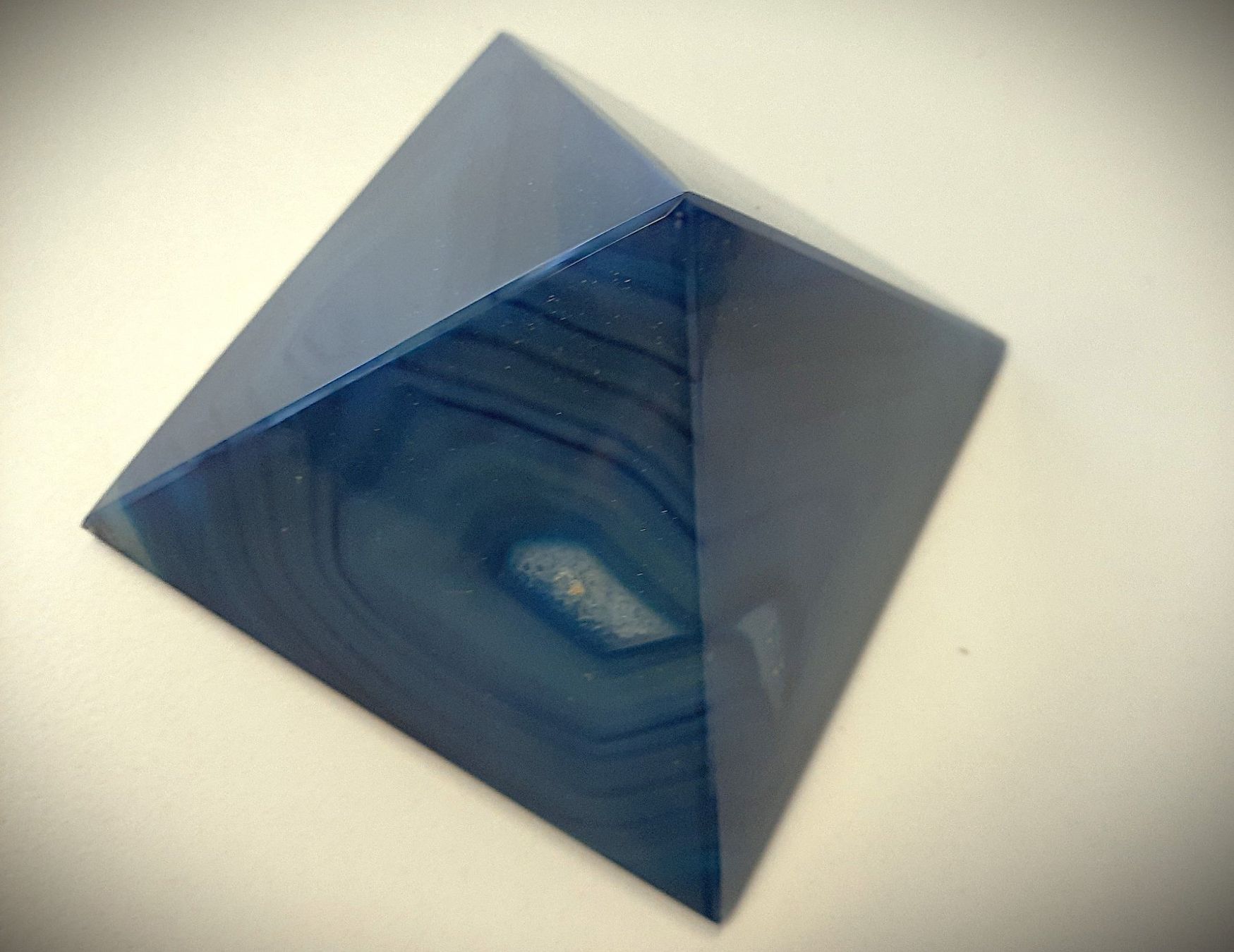 Pierres précieuses: Achat Pyramide blau 70mm X 80mm – D'occasion à Beinwil am See par Restwert_Beinwil 3