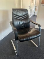Ledersessel schwarz, Metallgestell, guter Zustand, 8 Stück