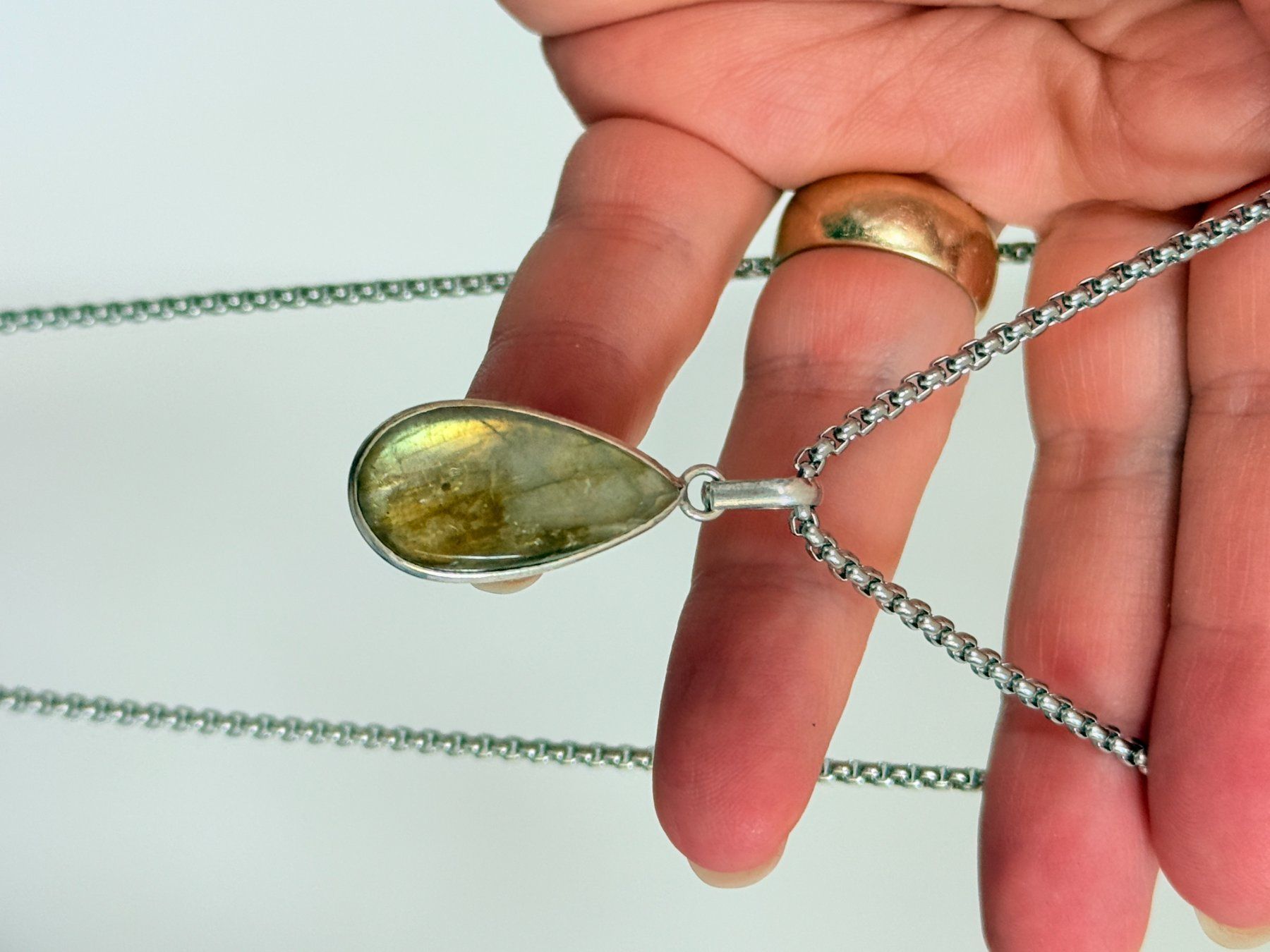 Ketten: Collier avec Labradorite – Neu und originalverpackt aus Genève von AWWA 2