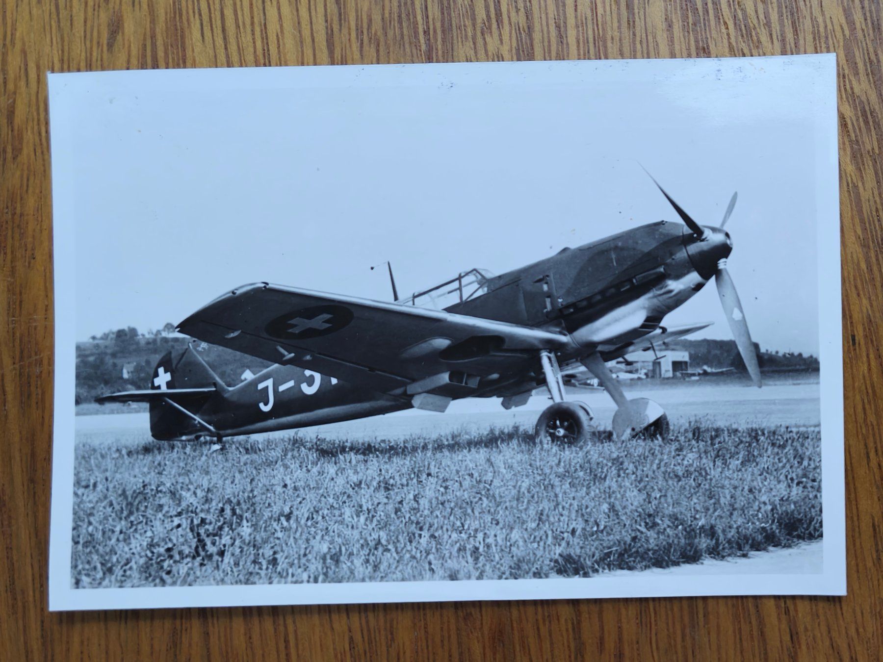 Foto & Immagini: Foto Messerschmitt Me-109E Schweizer Luftwaffe in Duebendorf – Usato da Aesch BL venduto da Opirol