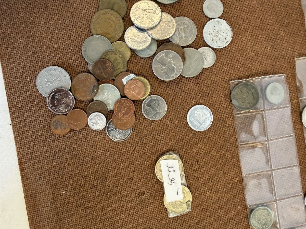 Tutti le monete: Collection de pieces de monnaie diverses  – Usato da montreux venduto da Always-Good 2