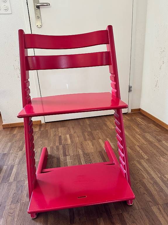 Hochstühle: STOKKE Tripp-Trapp, rot – Gebraucht aus Zürich von verde666