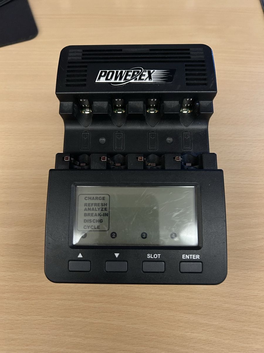 Caricabatterie: Professional Charger-Analyzer – Usato da Aarau venduto da Melia077 2