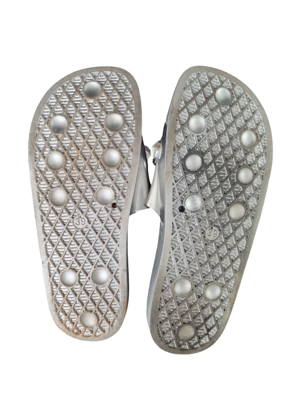 Damenschuhe: CARTOON Strandschuhe silber Gr.39 – Gebraucht aus Wangen b. Olten von Restwert_Wangen 3