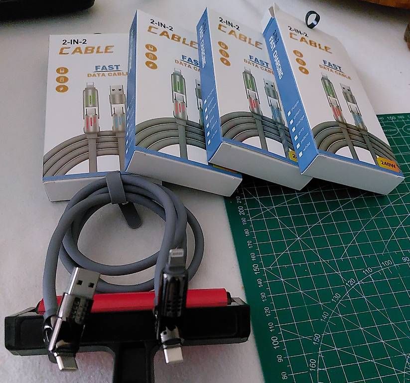 Cavi: PC/téléphone: Câble de charge rapide 2-IN-2 – Nuovo e nell'imballaggio originale da Villars-le-Terroir venduto da isa_27br 2