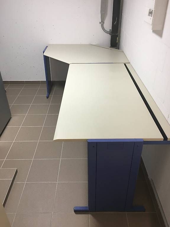 Lista Scrivanie: Eckschreibtisch / Arbeitstisch LISTA – Usato da Häggenschwil venduto da Hornet5018