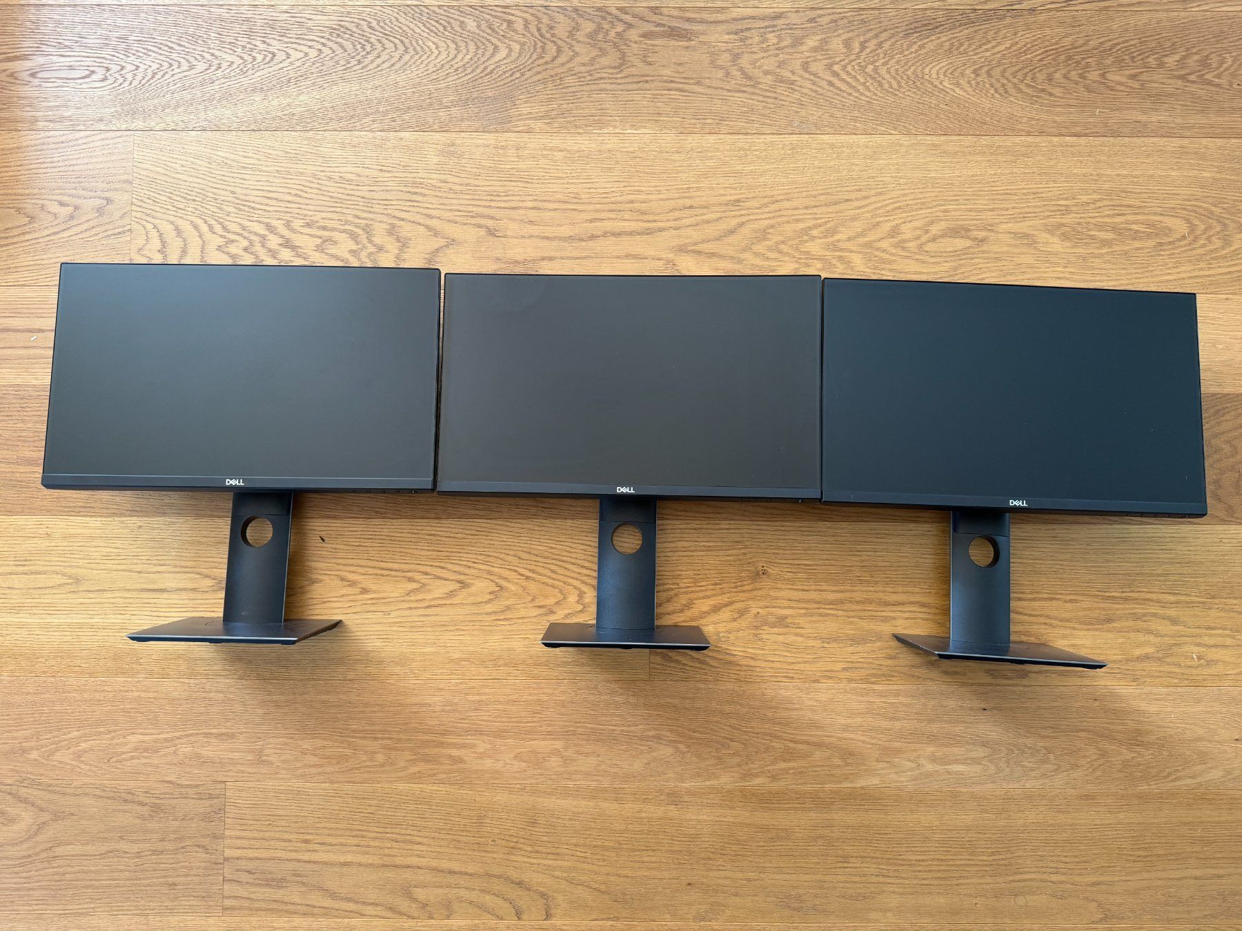 Dell Monitor: 3 x Ecrans DELL P2219H - 21.5" – Usato da Founex venduto da MaevaMatahi