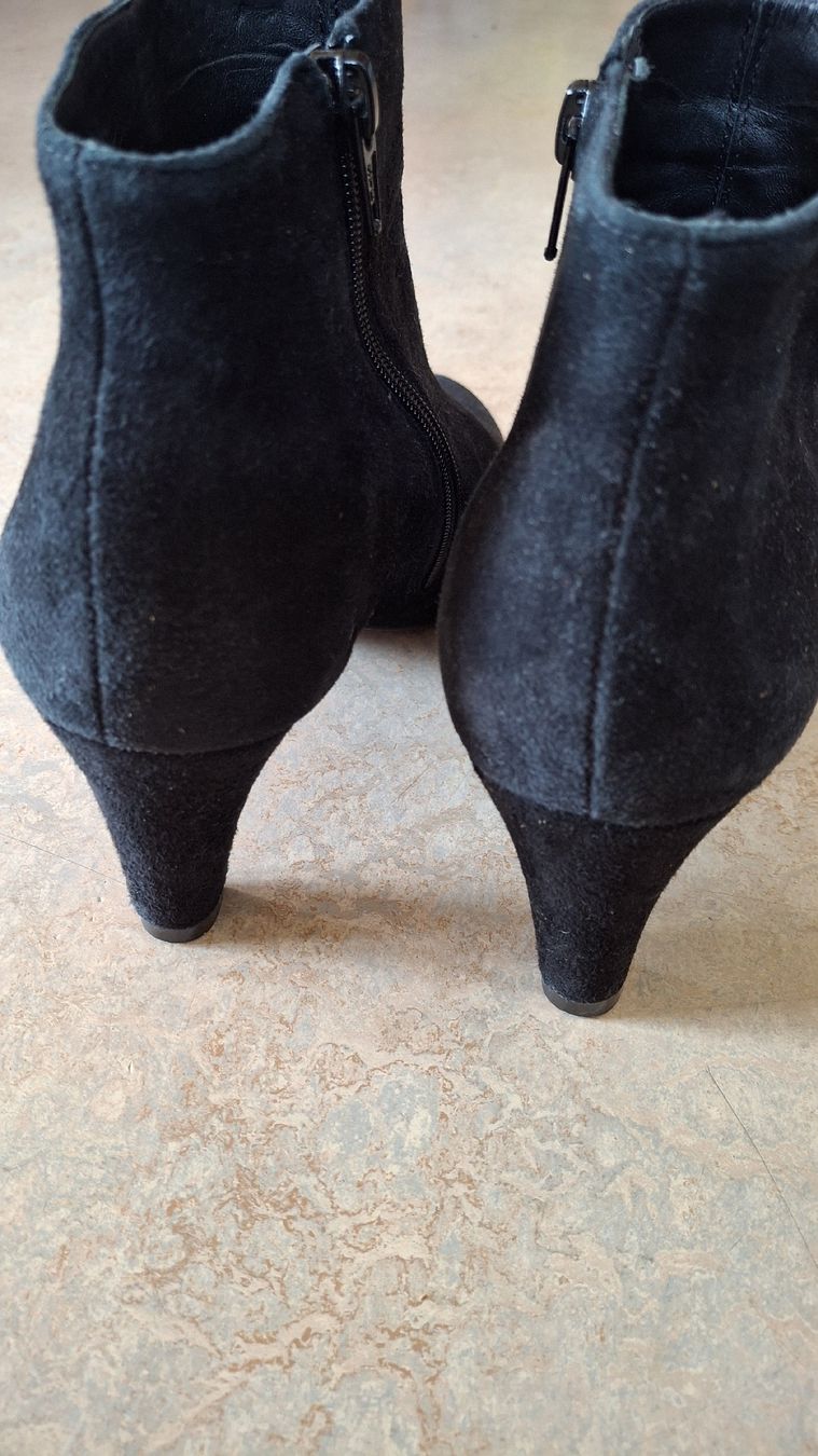 Damenschuhe: Schwarze Stiefeletten Minelli Gr. 39 – Gebraucht aus Brienz BE von mondchatz1 7
