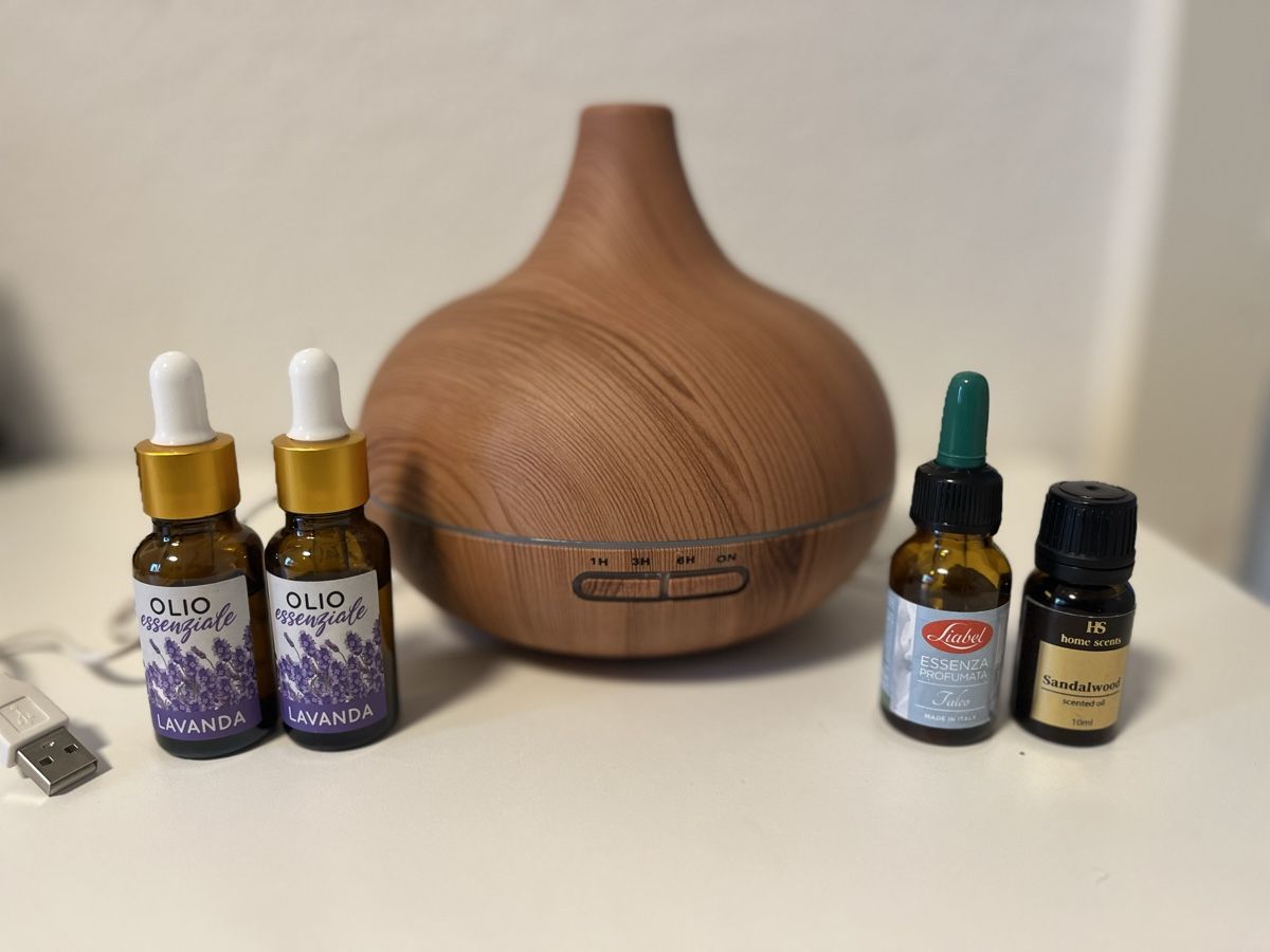 Diffusori di oli essenziali: Aroma Diffuser CHI hellbraun mit Ölen – Nuovo (secondo la descrizione) da Schüpfen venduto da Bella1. 2