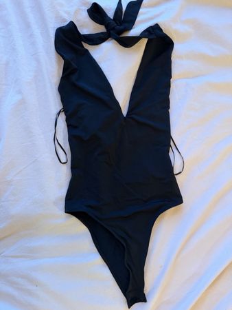 Zara Body schwarz mit Rückenausschnitt