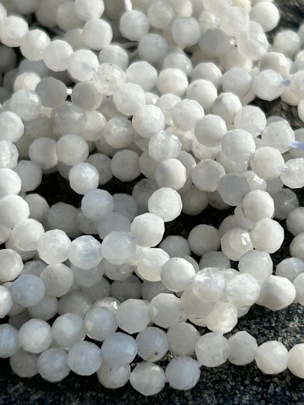 Pietre preziose: Strang echte facettierte moonstone Kugeln 2 mm – Nuovo e nell'imballaggio originale da Niederrohrdorf venduto da Ytobi 1