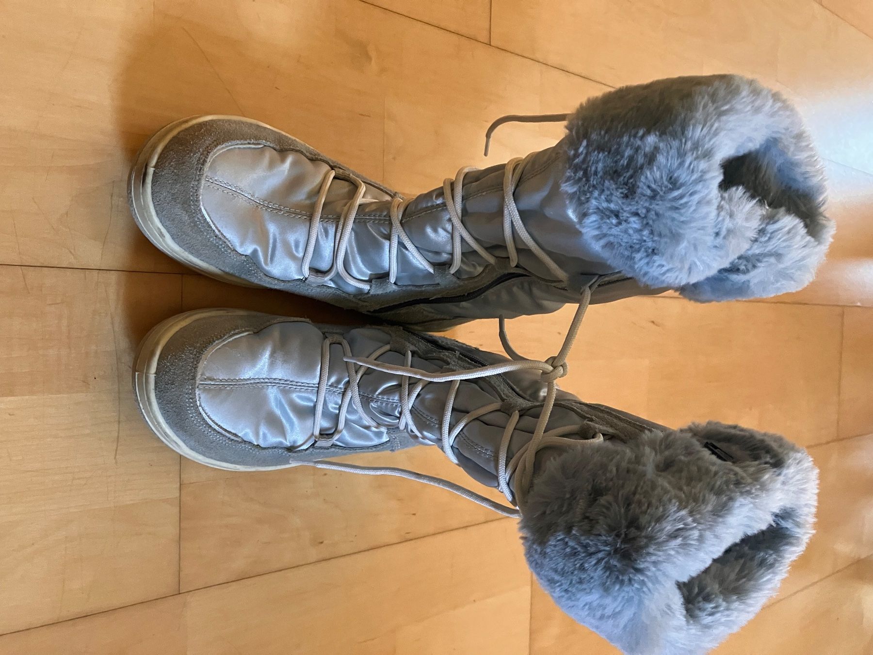 Schuhe für Mädchen: Winterstiefel – Gebraucht aus Esslingen von 2ze